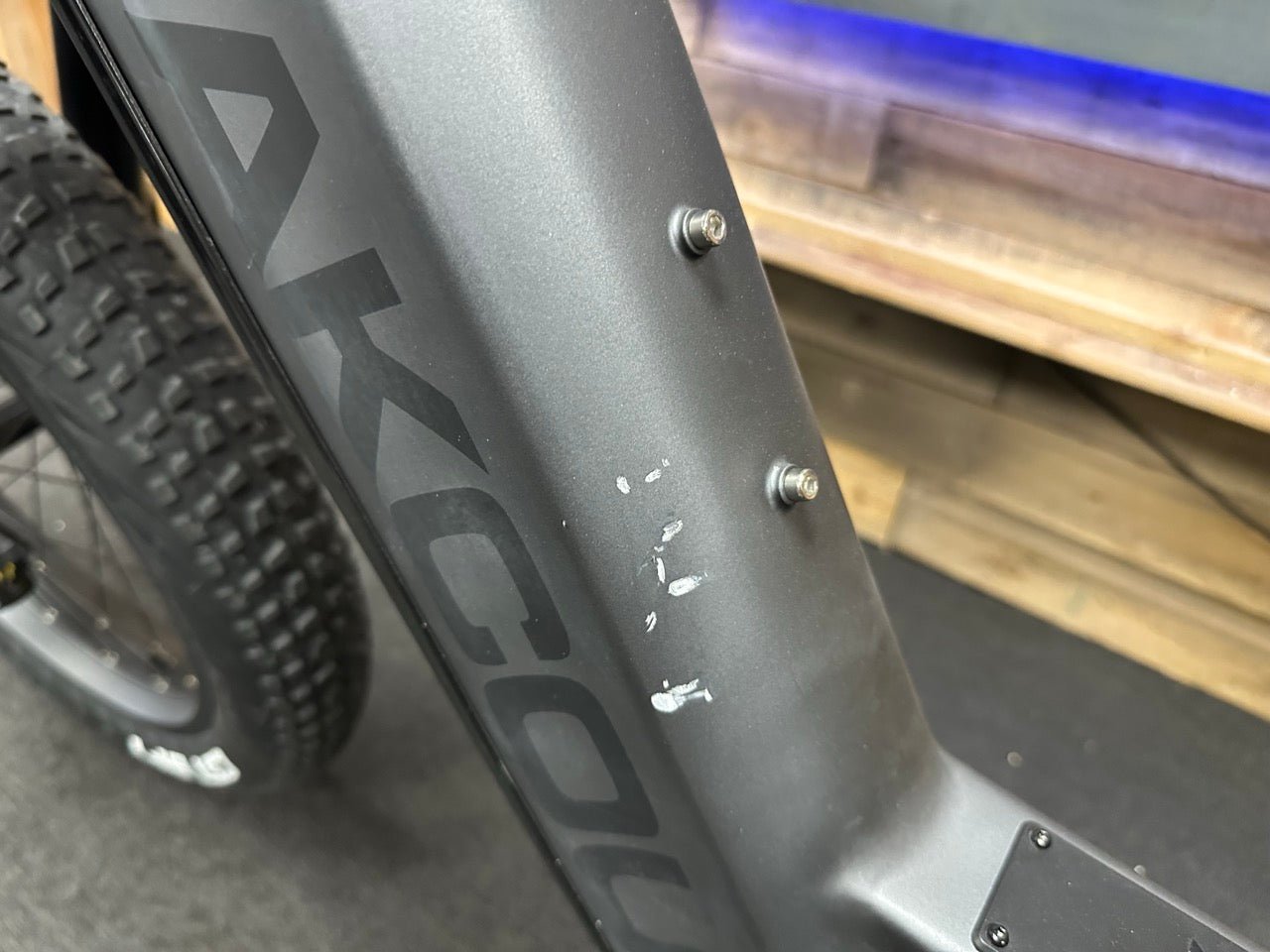 Mule SD 24" / Matte Gunmetal Grey / 20ah / 0100