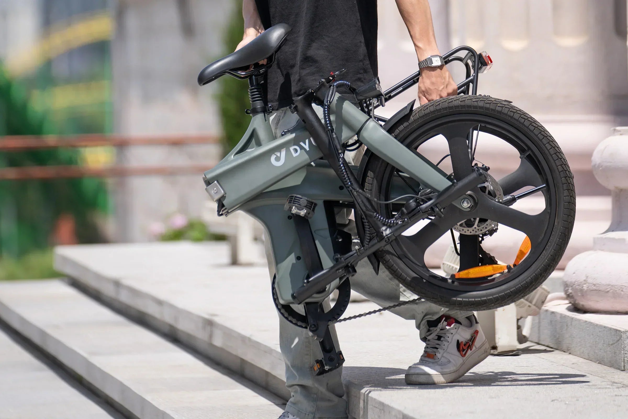 Folding E-Bikes