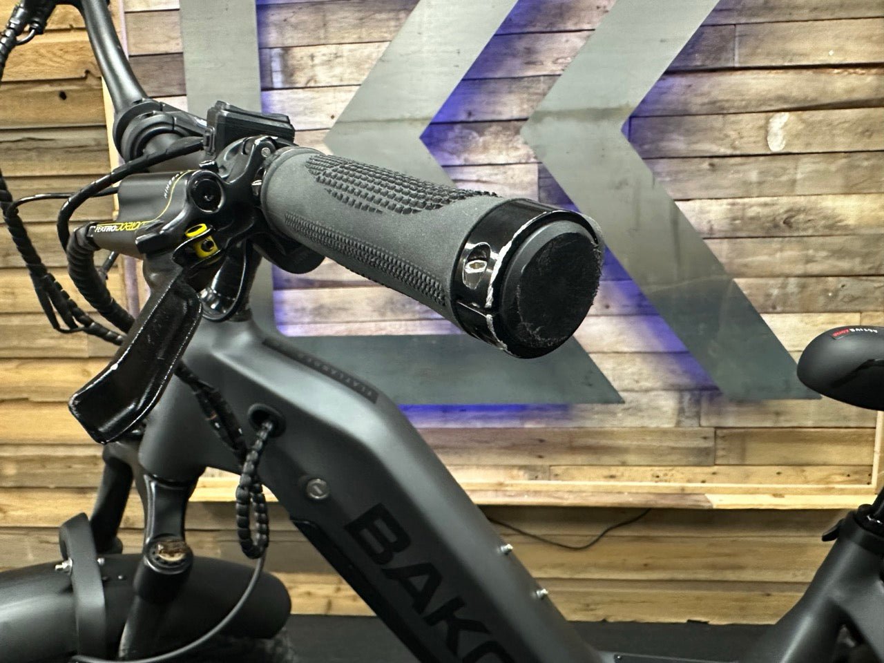 Flatlander SD 24" / Gunmetal Grey / 20ah / 0025