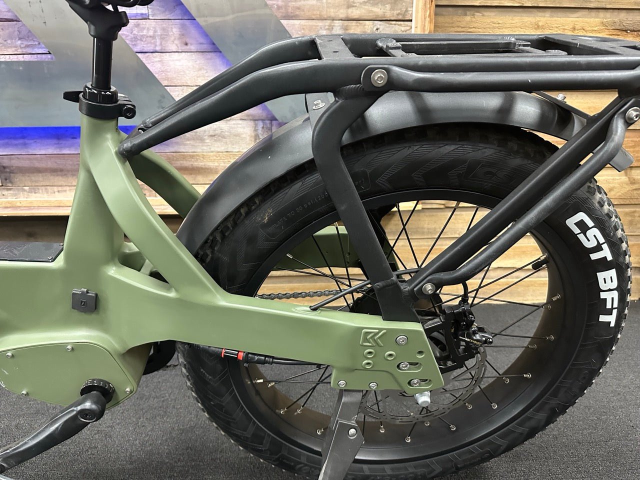 Flatlander SD 24" / Matte Army Green / 20ah / 0041