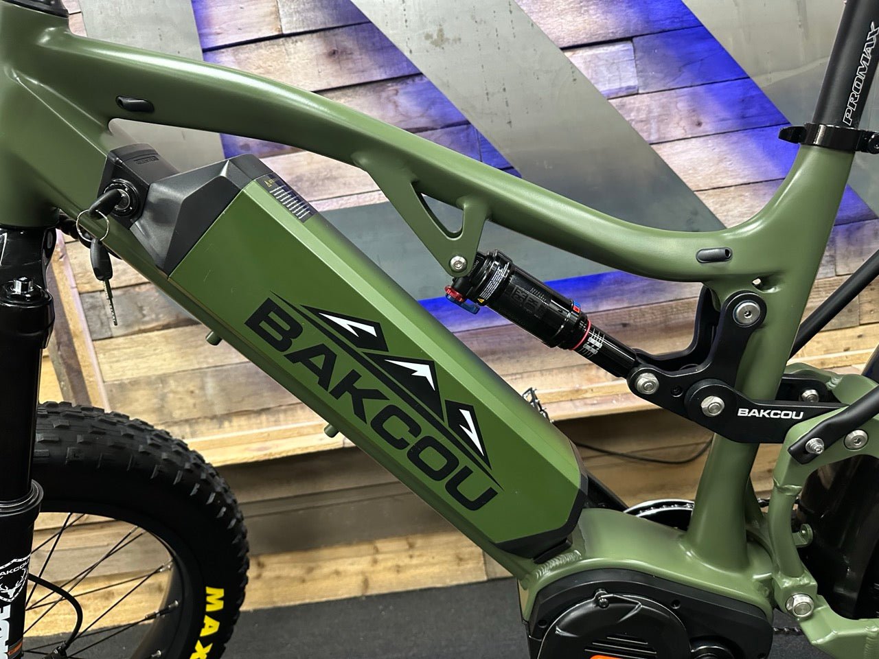 Storm 26" / Large 19" / Matte Army Green / 25ah / #0825